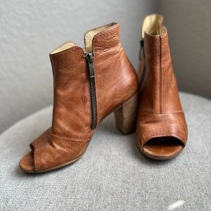 Paul Green Tan Leather Stacked Heel Ankle Bootie Peep Toe Sandal Sz 4 (6.5 U.S)